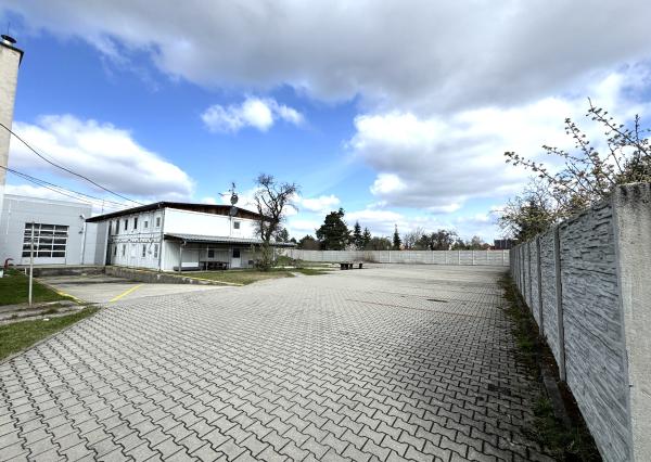 NA PREDAJ | Rozsiahly komerčný areál s investičným potenciálom – Malacky.