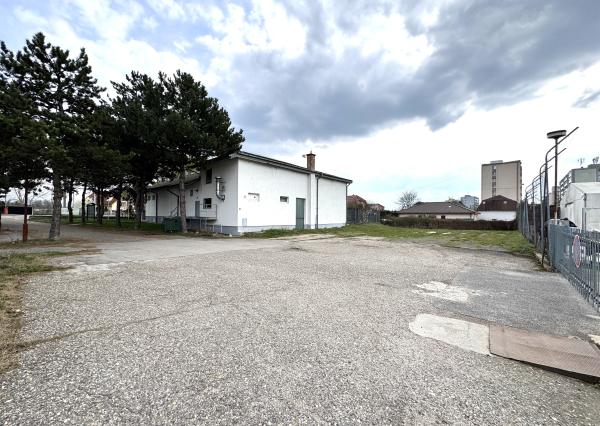 NA PREDAJ | Rozsiahly komerčný areál s investičným potenciálom – Malacky.