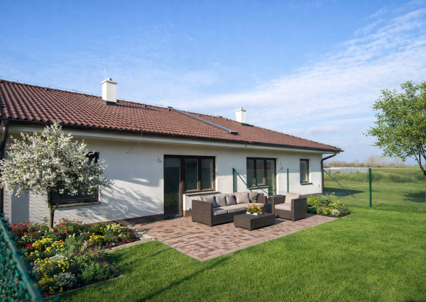 PREDAJ 3 izb. bytov v dome so záhradou, Macov, všetky IS