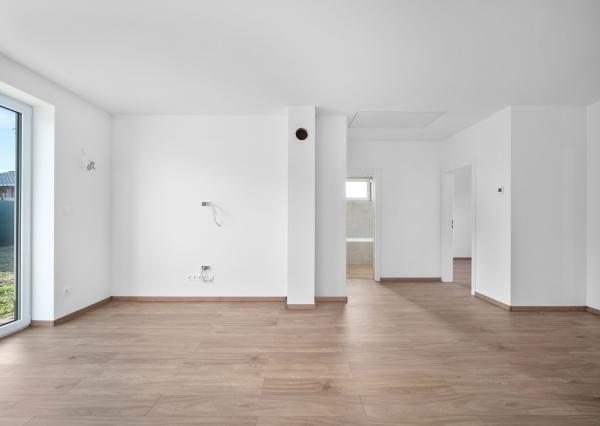 PREDAJ 3 izb. bytov v dome so záhradou, Macov, všetky IS