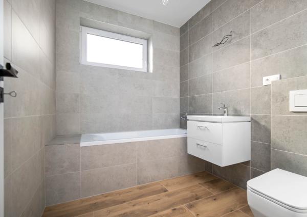 PREDAJ 3 izb. bytov v dome so záhradou, Macov, všetky IS