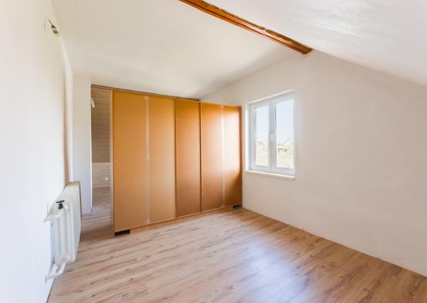 Na predaj rodinný dom s garážou v obci Pribeta