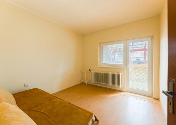 Na predaj rodinný dom s garážou v obci Pribeta