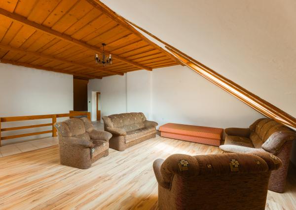 Na predaj rodinný dom s garážou v obci Pribeta