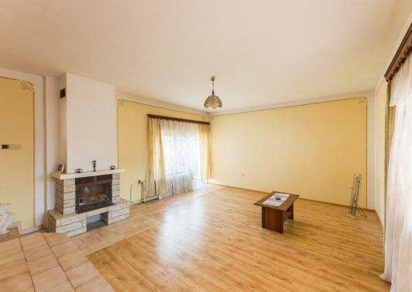 Na predaj rodinný dom s garážou v obci Pribeta