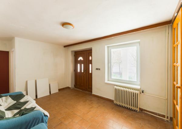 Na predaj rodinný dom s garážou v obci Pribeta