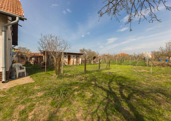 Na predaj rodinný dom s garážou v obci Pribeta