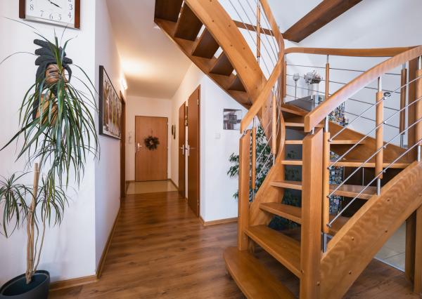 Predaj:  4 izbový mezonetový byt v Pezinku blízko viníc.