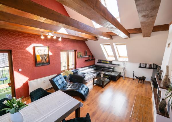 Predaj:  4 izbový mezonetový byt v Pezinku blízko viníc.