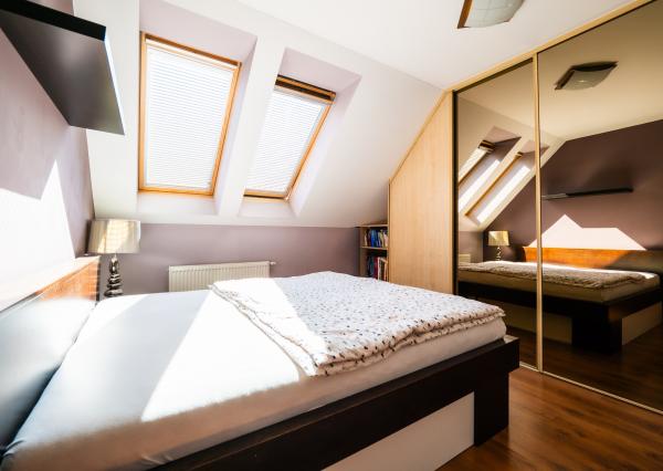 Predaj:  4 izbový mezonetový byt v Pezinku blízko viníc.