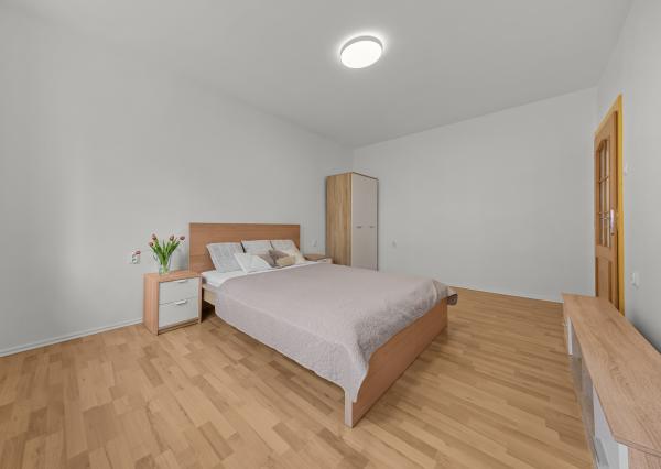 Na prenájom príjemný 3 izbový byt v lokalite 500 bytov na Svätoplukovej ulici