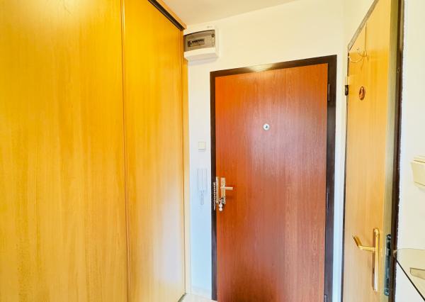 PRENÁJOM 1-izbový byt v Šamoríne, kompletne zariadený