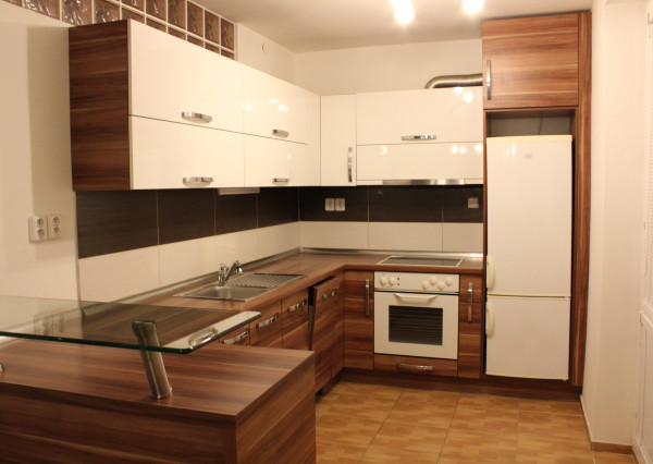 Prenájom 2 izbového bytu na Ostredkoch