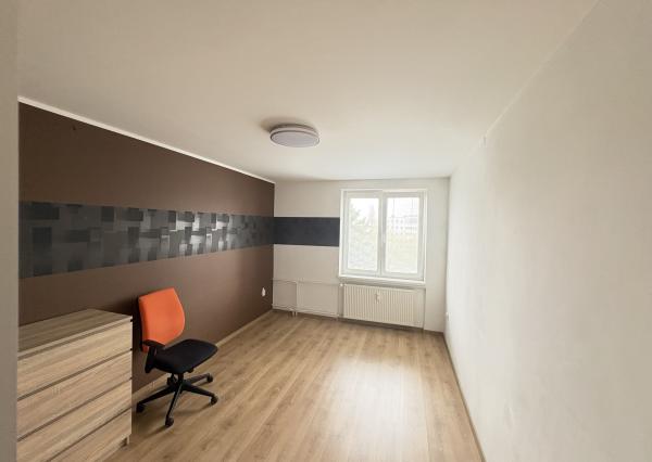 Prenájom 2 izbového bytu na Ostredkoch