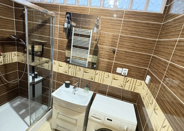 Prenájom 2 izbového bytu na Ostredkoch