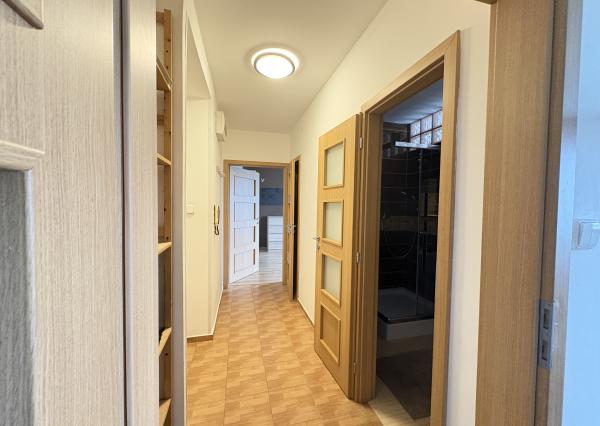 Prenájom 2 izbového bytu na Ostredkoch