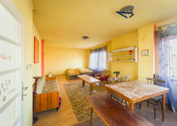 Na predaj rodinný dom v obci Nýrovce s veľkou záhradou