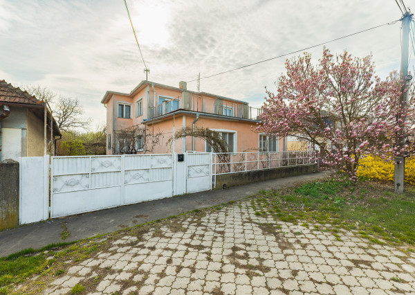 Na predaj rodinný dom v obci Nýrovce s veľkou záhradou