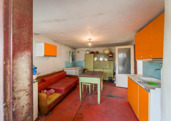 Na predaj rodinný dom v obci Nýrovce s veľkou záhradou