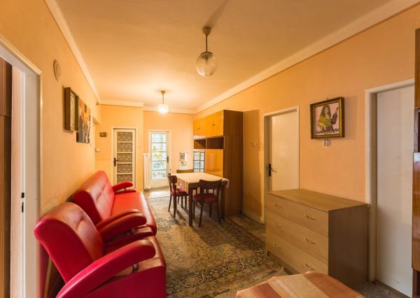 Na predaj rodinný dom v obci Nýrovce s veľkou záhradou