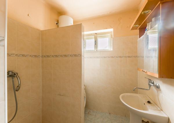 Na predaj rodinný dom v obci Nýrovce s veľkou záhradou