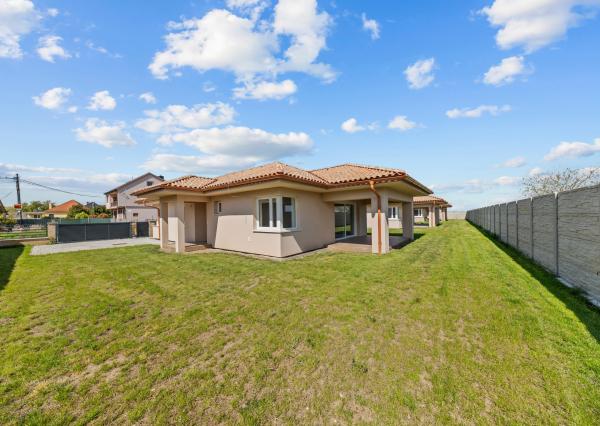 Na predaj - 4 izbový rodinný dom + kuchyňa zdarma!