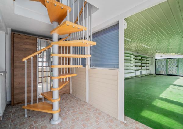 NA PREDAJ budovy s podnikateľským potenciálom, Nové Mesto nad Váhom