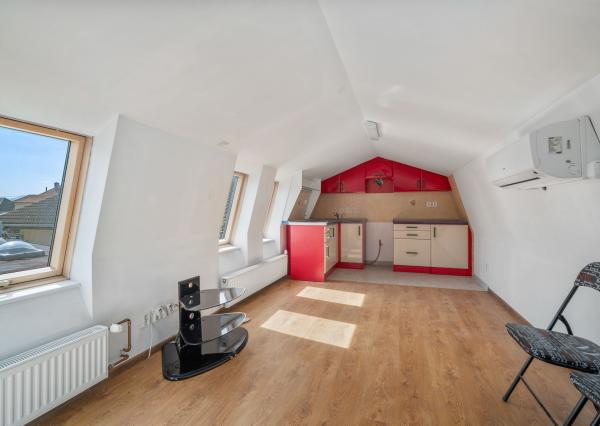 NA PREDAJ budovy s podnikateľským potenciálom, Nové Mesto nad Váhom