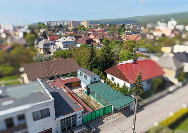 NA PREDAJ budovy s podnikateľským potenciálom, Nové Mesto nad Váhom