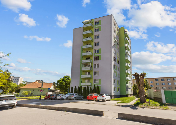 Na predaj 3-izbový byt s balkónom a pivnicou – Šamorín, Mestský Majer