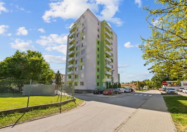 Na predaj 3-izbový byt s balkónom a pivnicou – Šamorín, Mestský Majer