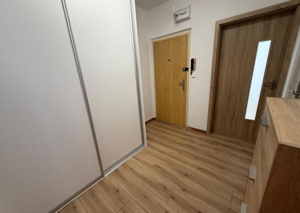 Moderný kompletne zrekonštruovaný 2 izbový byt na prenájom na Mozartovej ulici