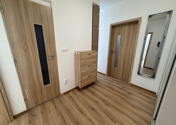 Moderný kompletne zrekonštruovaný 2 izbový byt na prenájom na Mozartovej ulici
