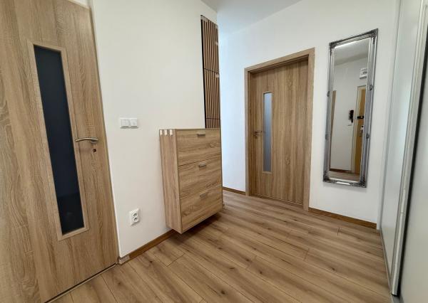 Moderný kompletne zrekonštruovaný 2 izbový byt na prenájom na Mozartovej ulici