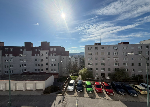 Moderný kompletne zrekonštruovaný 2 izbový byt na prenájom na Mozartovej ulici