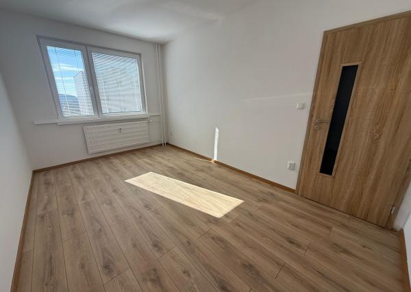Moderný kompletne zrekonštruovaný 2 izbový byt na prenájom na Mozartovej ulici