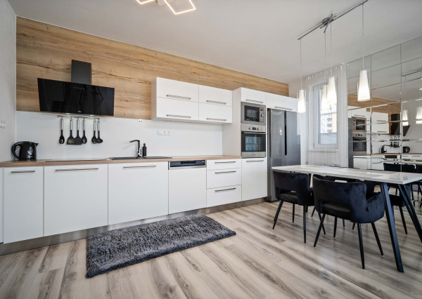 PRENÁJOM 2 izb. bytu, terasa, parking, Kazanská, Bratislava