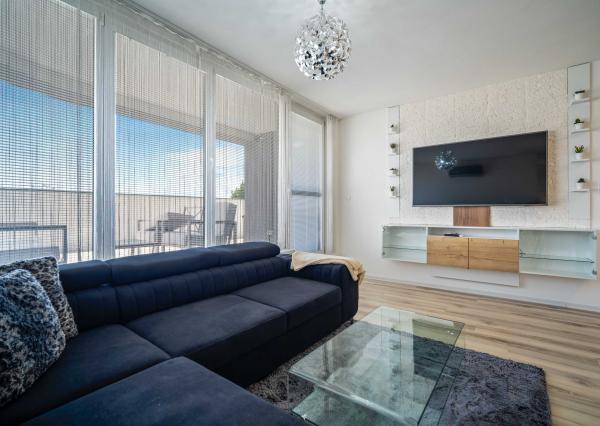 PRENÁJOM 2 izb. bytu, terasa, parking, Kazanská, Bratislava