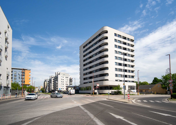 PRENÁJOM 2 izb. bytu, terasa, parking, Kazanská, Bratislava