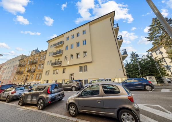 Na prenájom 2 izbový štýlový mestský byt v Starom Meste na Lermontovovej ulici
