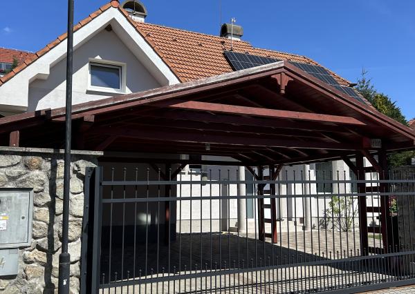 Krásny dom s moderným dizajnovým interiérom v lukratívnej a tichej časti Záhorskej Bystrice.