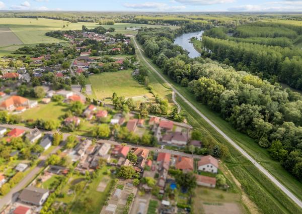 Na predaj dom v obci Bodíky v slepej ulici pri ramene Dunaja