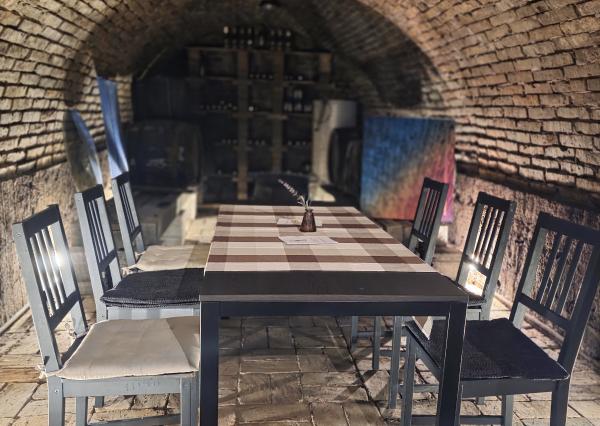 EXKLUZÍVNE NA PREDAJ — Vinohradnícky dom u sv. Urbana, Skalica.