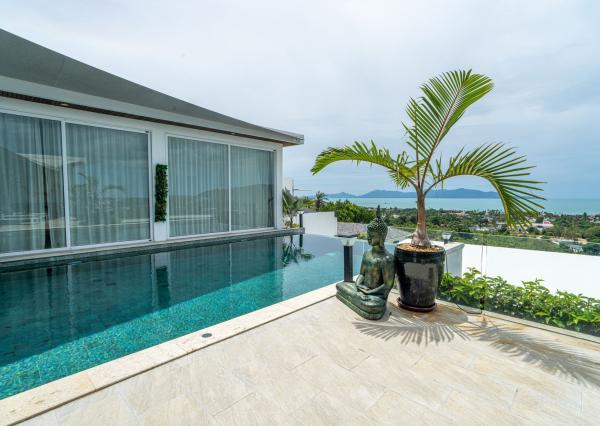 Na predaj luxusná 4-izbová vila s panoramatickým výhľadom na more v prestížnej lokalite Bophut Hills, Koh Samui