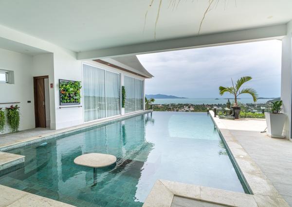 Na predaj luxusná 4-izbová vila s panoramatickým výhľadom na more v prestížnej lokalite Bophut Hills, Koh Samui