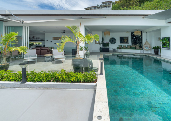 Na predaj luxusná 4-izbová vila s panoramatickým výhľadom na more v prestížnej lokalite Bophut Hills, Koh Samui
