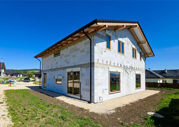PREDAJ:MODERNÝ DVOJDOM V OBCI NEMEŠANY – 2 DOMY PRE 2 RODINY