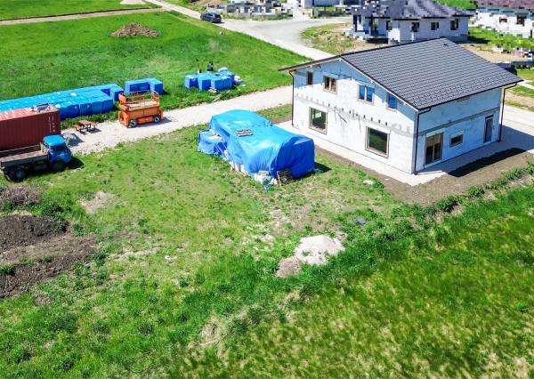 PREDAJ:MODERNÝ DVOJDOM V OBCI NEMEŠANY – 2 DOMY PRE 2 RODINY