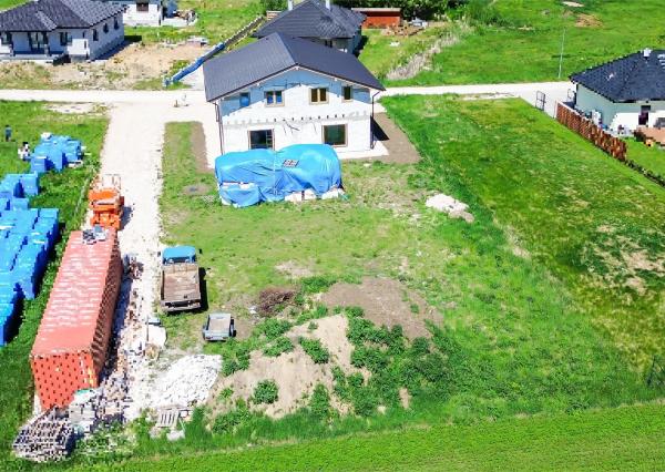 PREDAJ:MODERNÝ DVOJDOM V OBCI NEMEŠANY – 2 DOMY PRE 2 RODINY