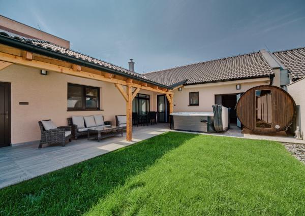 NA PREDAJ | NADŠTANDARDNÝ 4-IZBOVÝ BUNGALOV  V SKALICI.